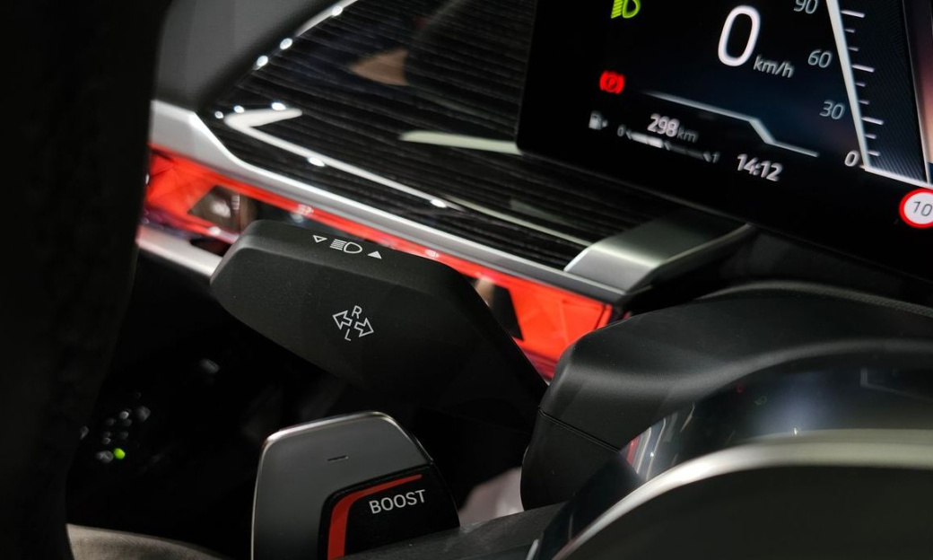 BMW 7-Series 740i xDrive M Sport, 2025
