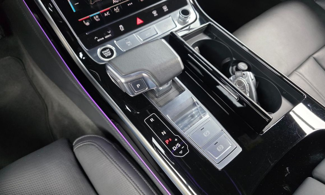 Audi A8 55 TFSI Quattro LWB, 2021