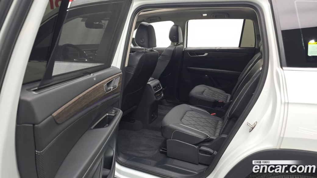 Volkswagen Atlas 2.0 TSI R-LINE 6-Seater, 2025