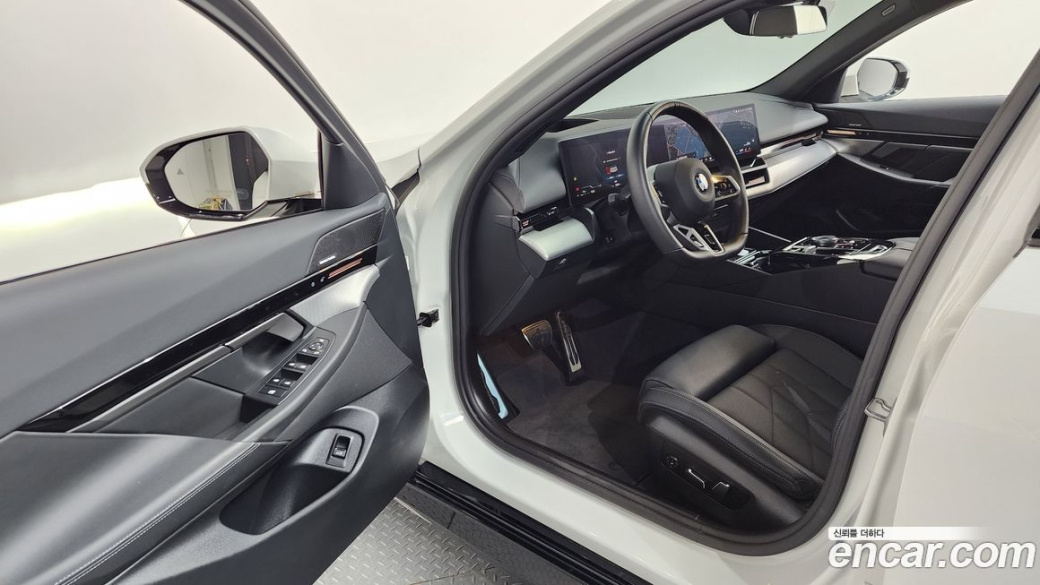 BMW 5-Series 520i M Sport, 2024