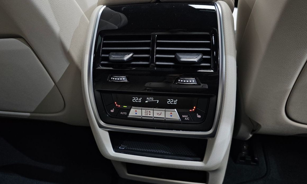 BMW X5 M50i, 2022