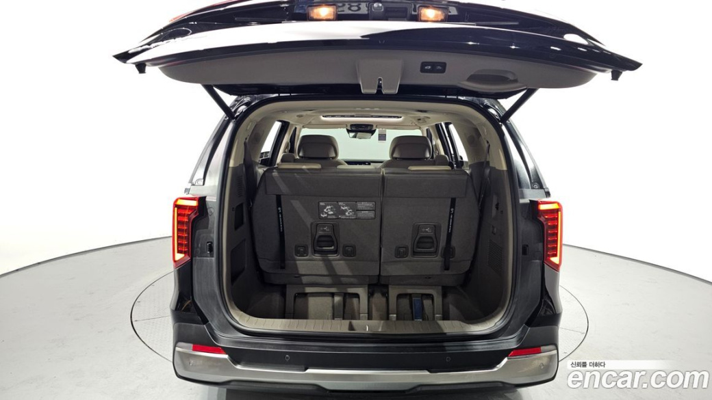 Kia Carnival 7-Seater Signature, 2025