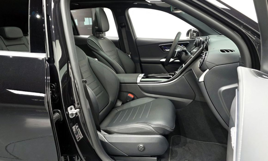 Mercedes-Benz GLC-Class GLC300 4MATIC AMG Line, 2024