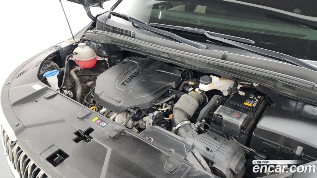 Kia Carnival 9-Seater Hi-Limousine, 2023