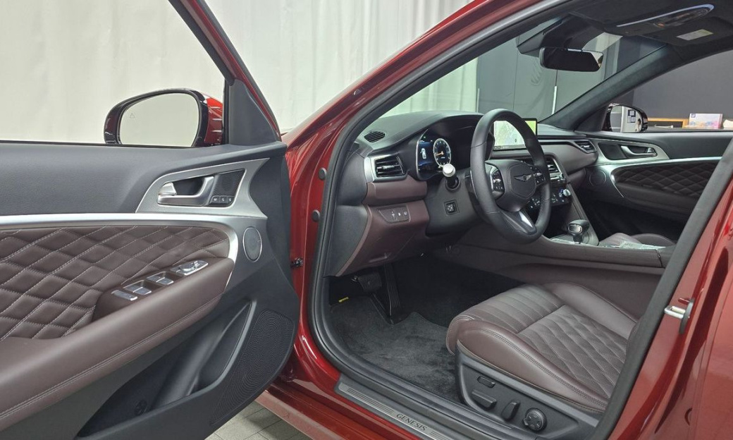 Genesis G70 Gasoline 2.5T 4WD, 2025