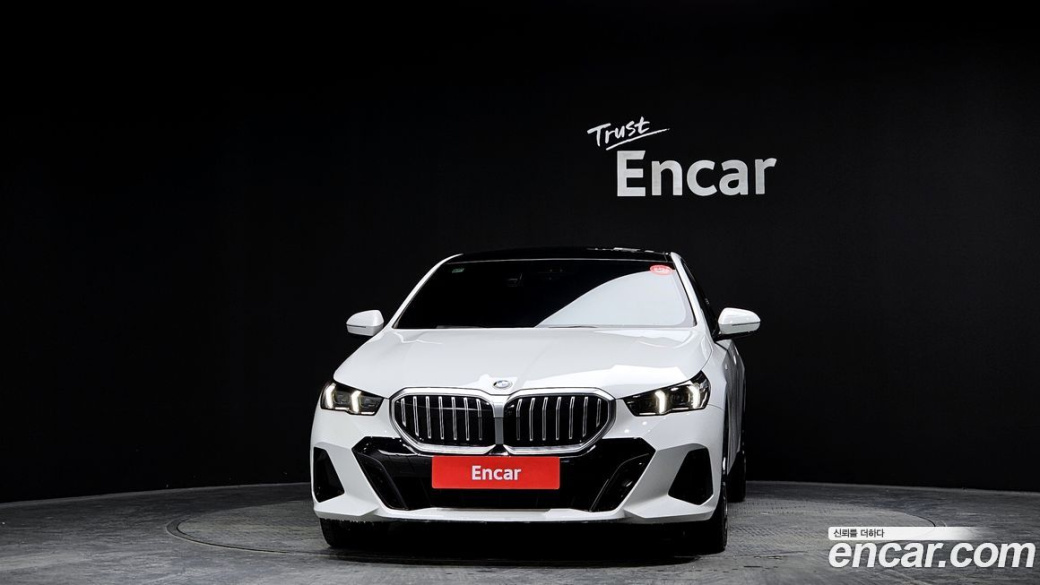 BMW 5-Series 520i M Sport, 2025