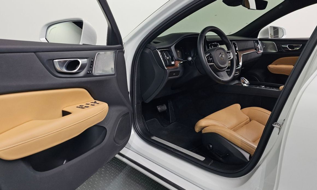 Volvo S60 B5 Ultra Bright, 2025
