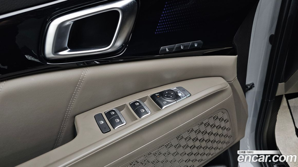 Kia Carnival 9-Seater Gravity, 2025