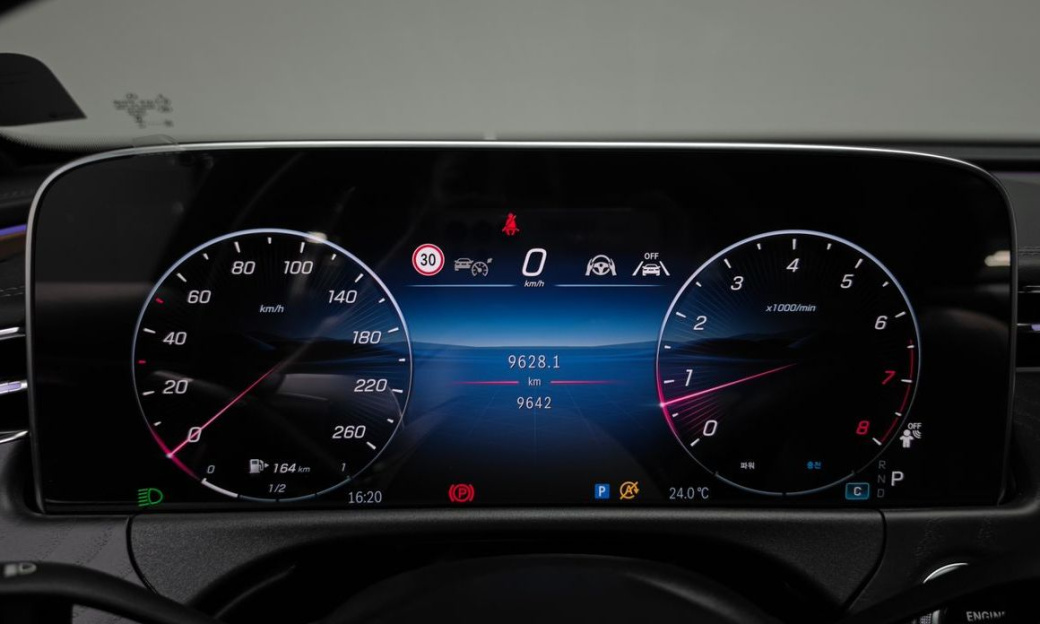 Mercedes-Benz E-Class E200 Avantgarde, 2024