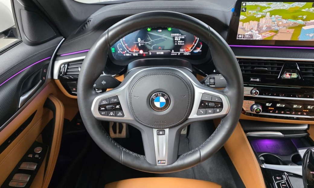 BMW 5-Series 520i M Sport, 2022