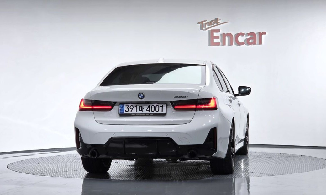 BMW 3-Series 320i M Sport, 2023