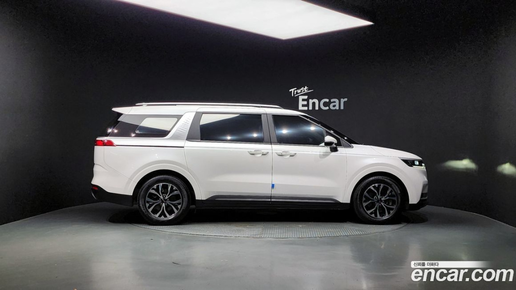 Kia Carnival 9-Seater Prestige, 2023