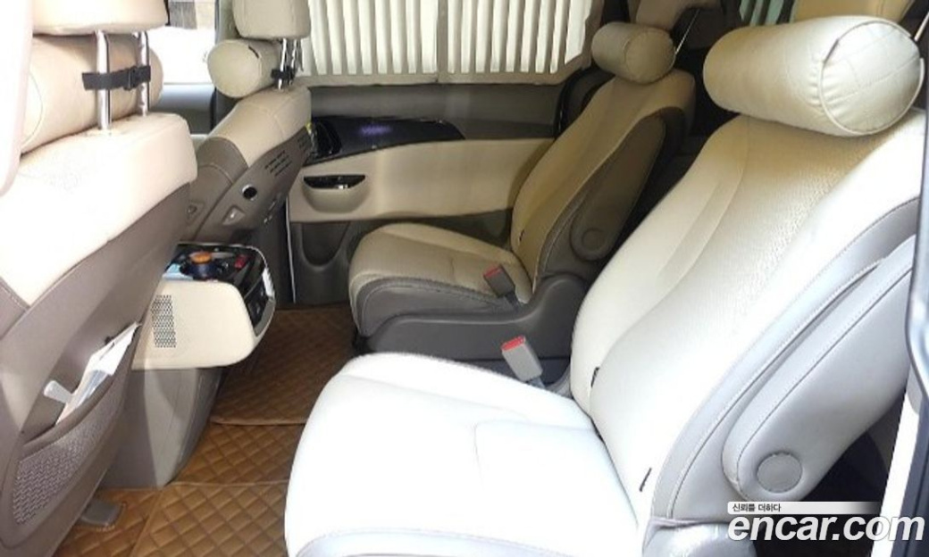 Kia Carnival 9-Seater Hi-Limousine, 2022