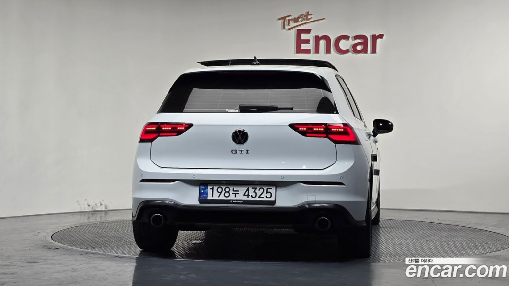 Volkswagen Golf 2.0 GTI, 2024