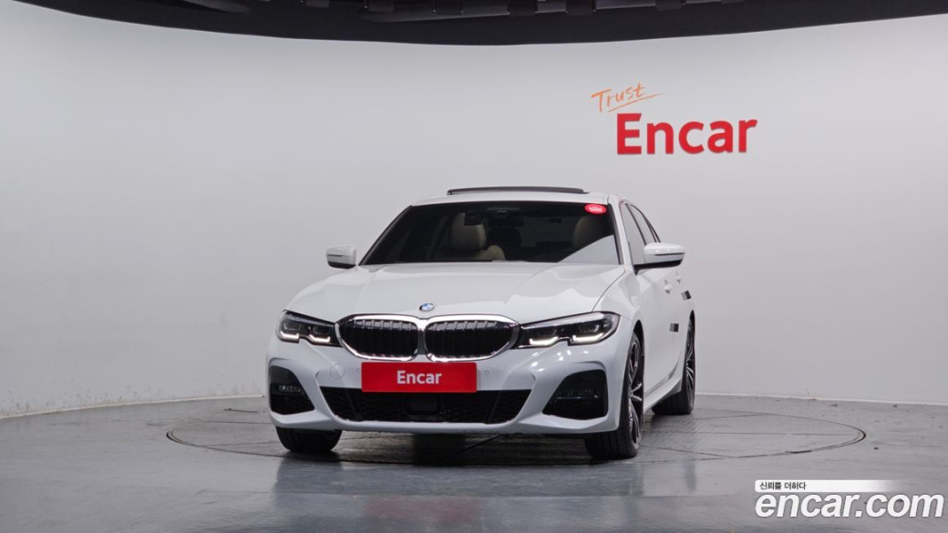BMW 3-Series 320i M Sport, 2022