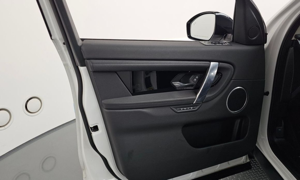 Land Rover Discovery Sport P250 SE, 2022