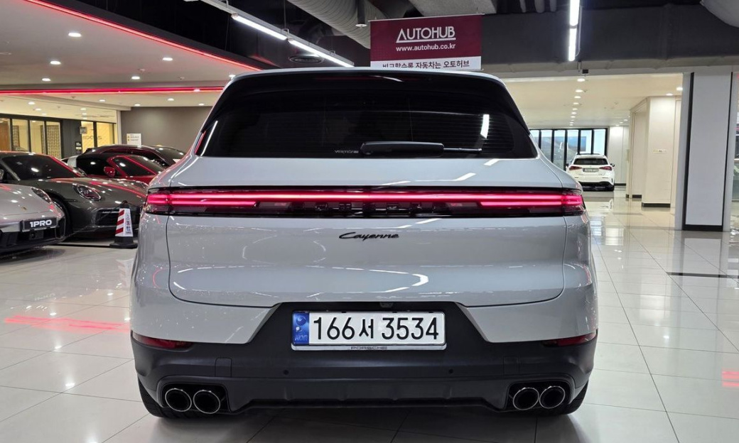 Porsche Cayenne 3.0, 2024