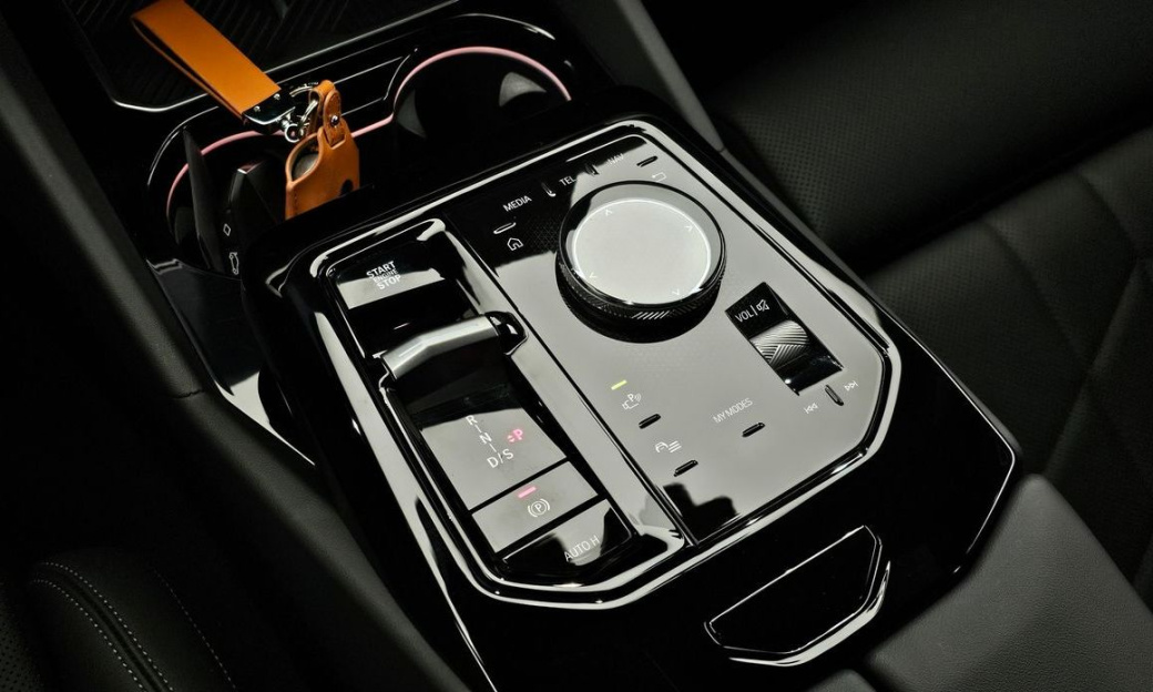 BMW 5-Series 520i M Sport, 2025
