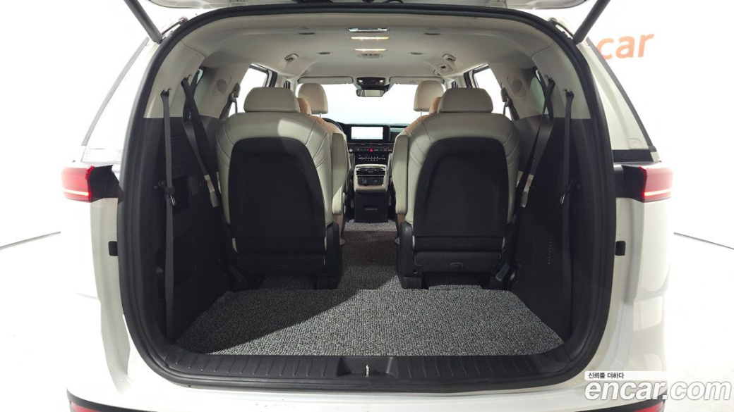 Kia Carnival 9-Seater Signature, 2023