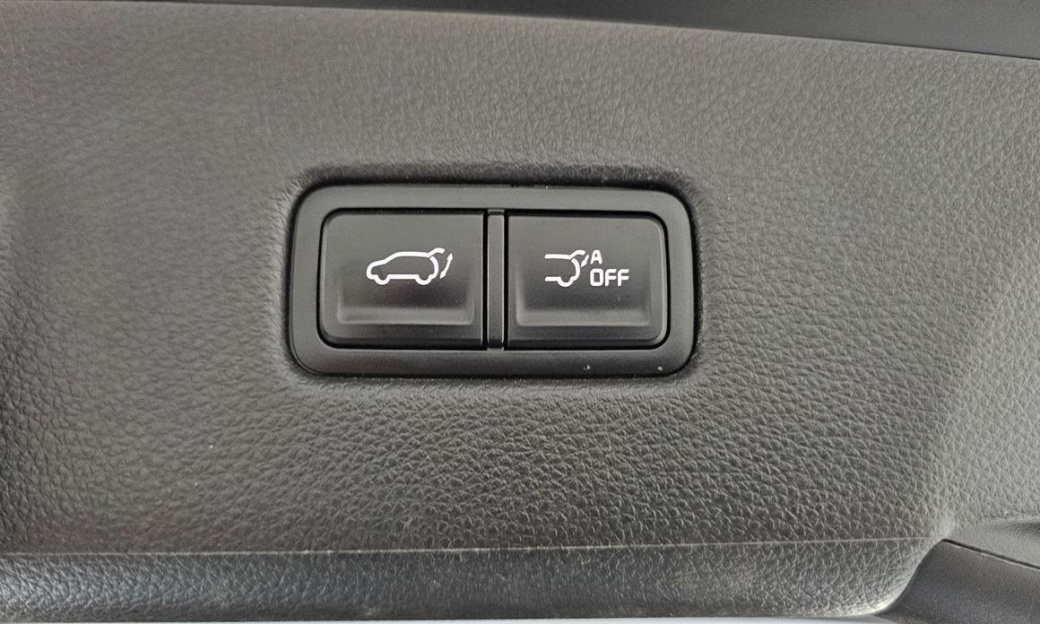 Kia Carnival 7-Seater Signature, 2023