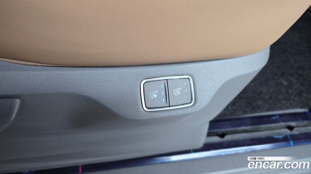 Hyundai Staria Lounge 9-Seater, 2025