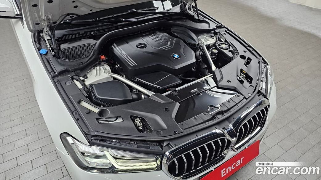 BMW 5-Series 520i M Sport, 2023