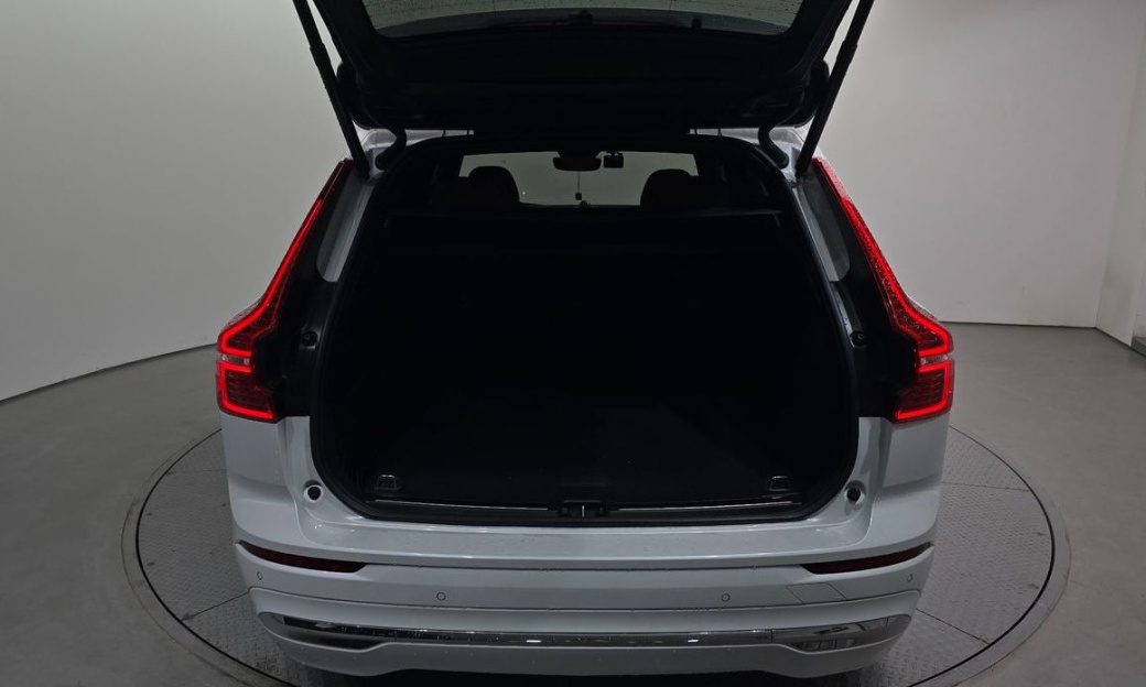 Volvo XC60 B6 Ultimate Bright, 2024
