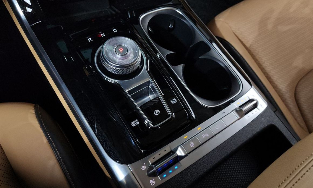 Kia Carnival 7-Seater Signature, 2022
