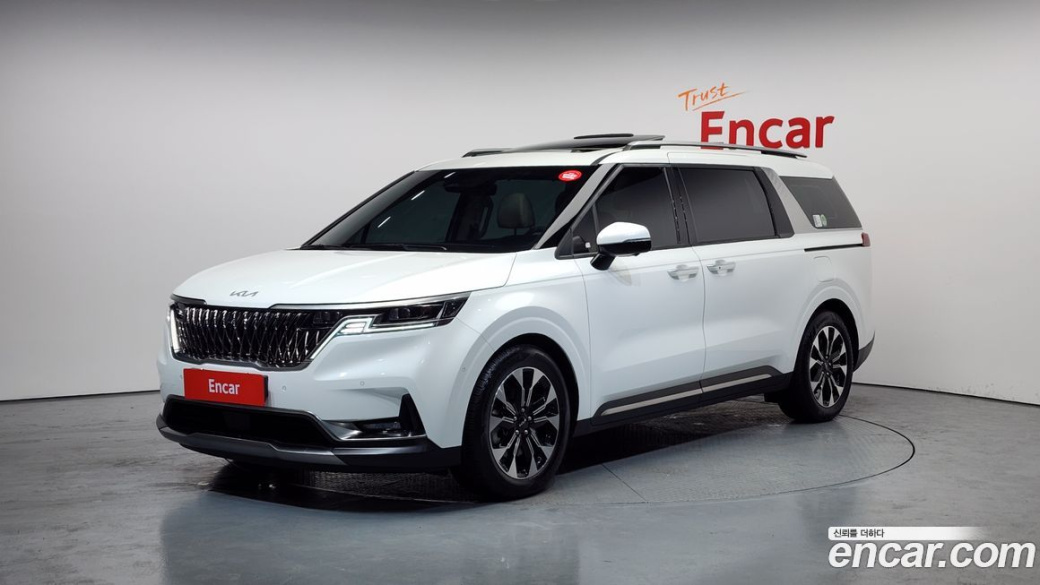 Kia Carnival 7-Seater Signature, 2023
