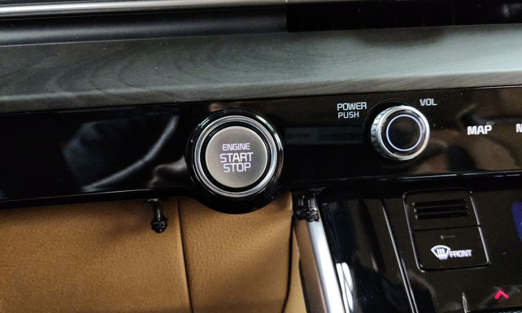 Kia Carnival 9-Seater Signature, 2023