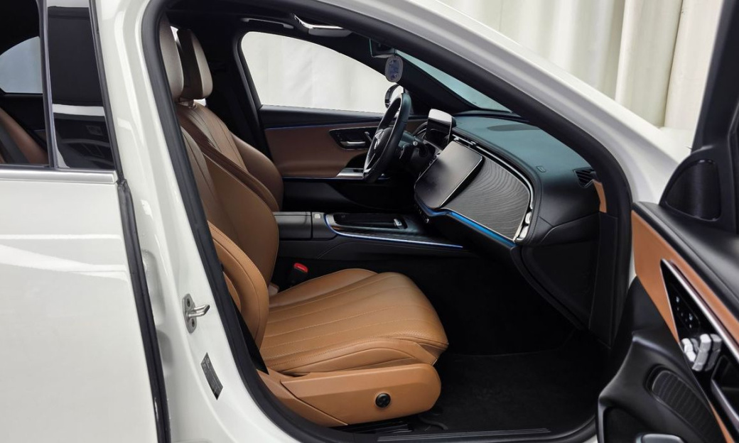 Mercedes-Benz E-Class E200 Avantgarde, 2024
