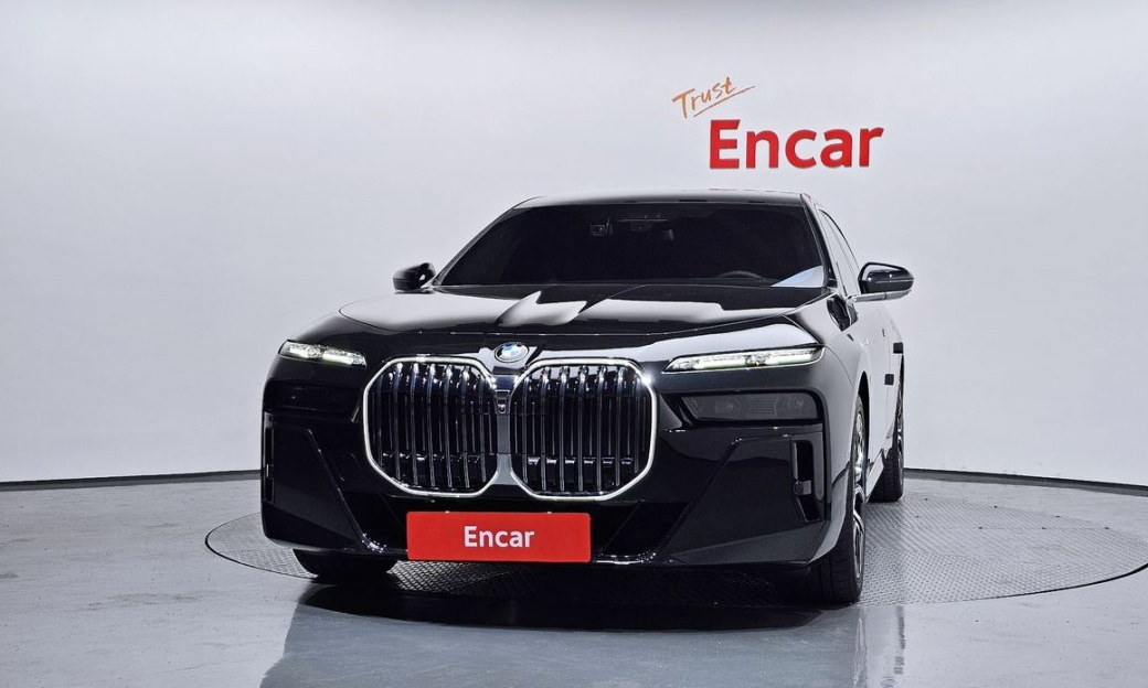 BMW 7-Series 740i xDrive M Sport, 2025