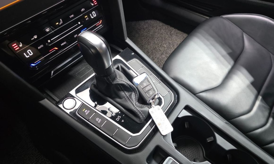 Volkswagen Arteon 2.0 TDI R-LIINE 4Motion, 2023