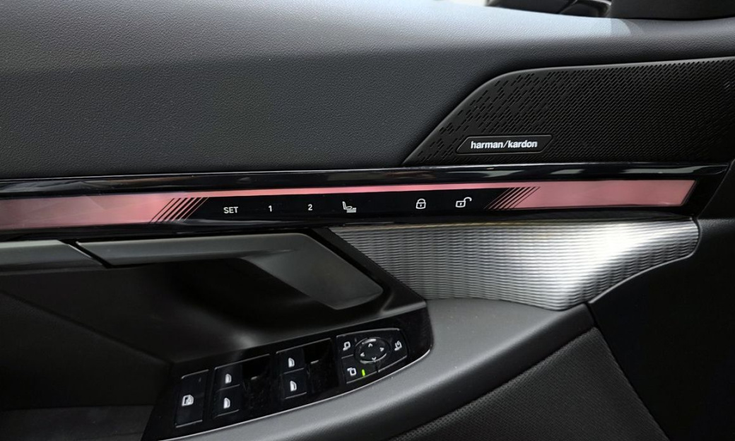 BMW 5-Series 520i M Sport, 2025