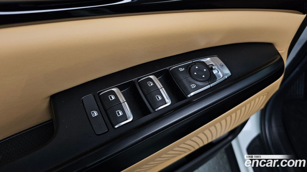 Kia Carnival 9-Seater Prestige, 2023