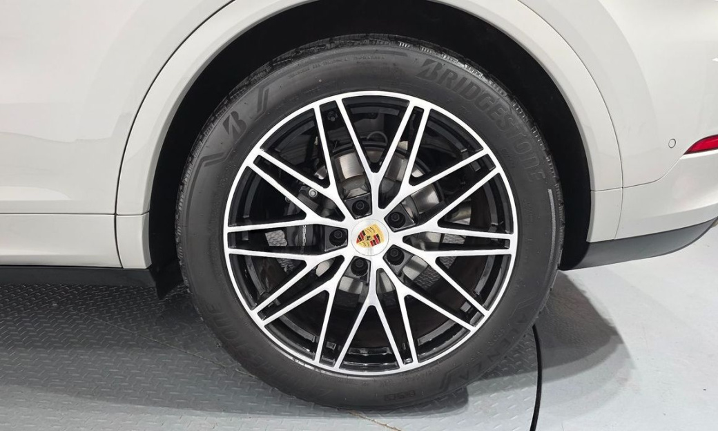 Porsche Cayenne 3.0, 2024