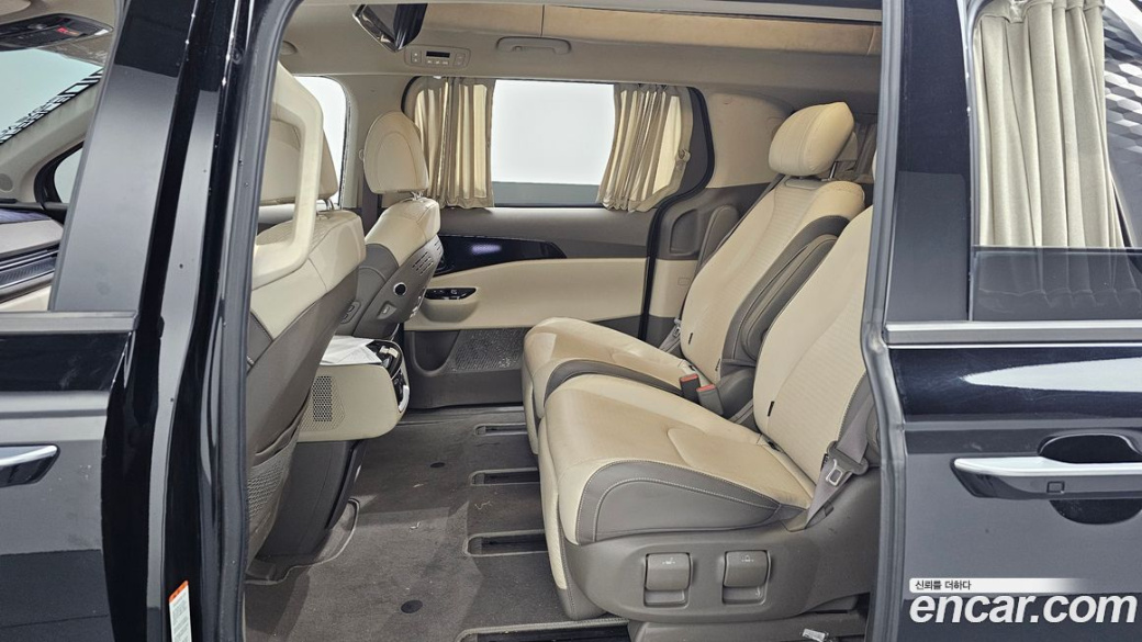 Kia Carnival 7-Seater Hi-Limousine, 2022