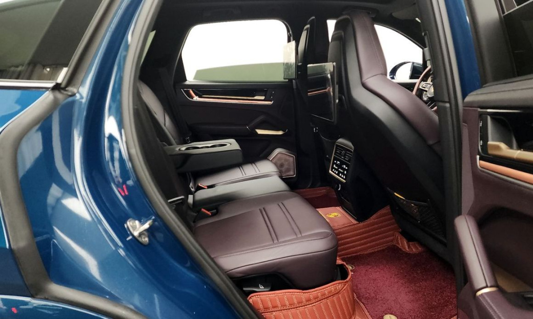 Porsche Cayenne 3.0, 2024