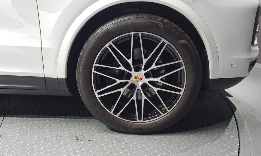 Porsche Cayenne 3.0, 2024