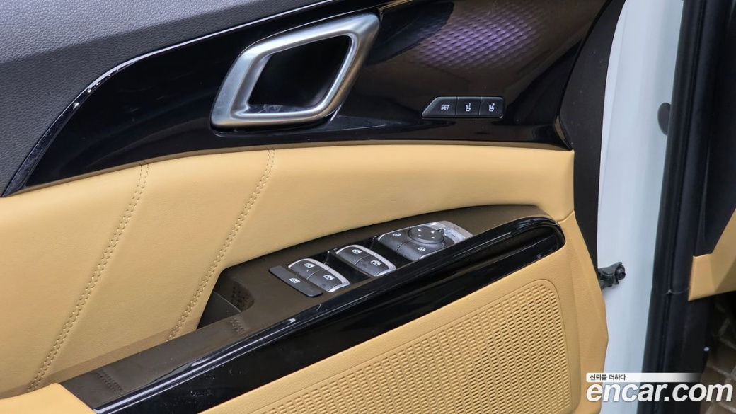 Kia Carnival 9-Seater Signature, 2023