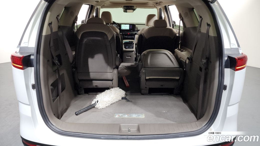 Kia Carnival 9-Seater Signature, 2023