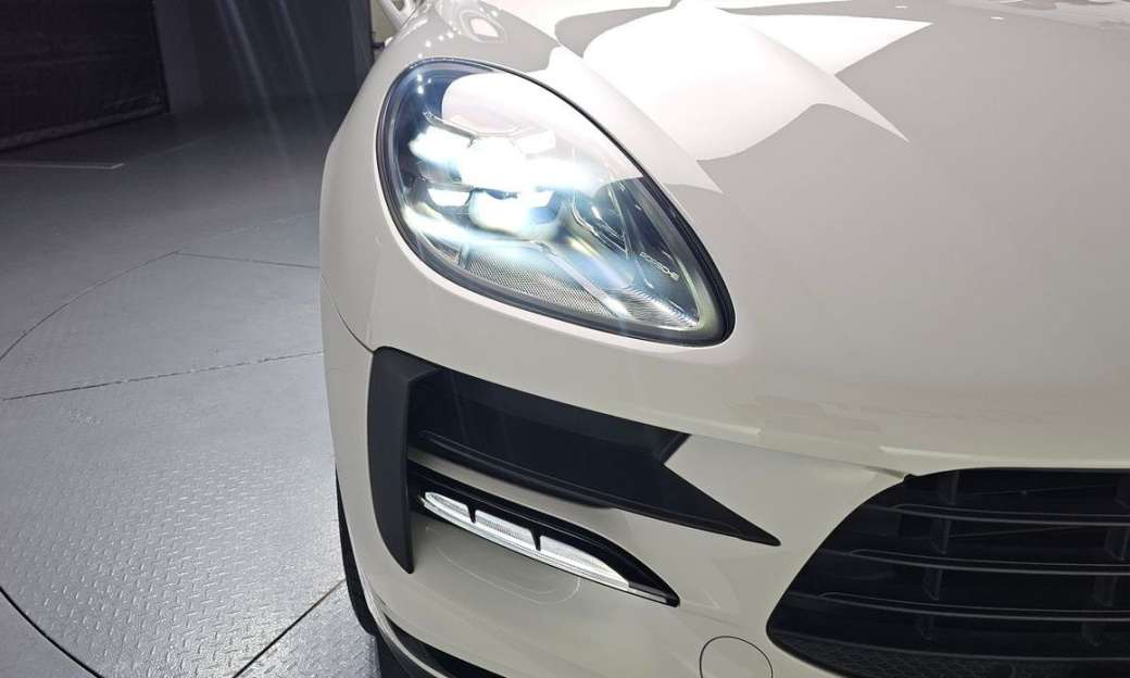 Porsche Macan 2.0, 2021