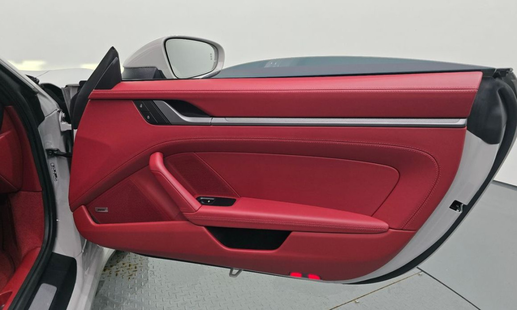 Porsche 911 Carrera, 2024
