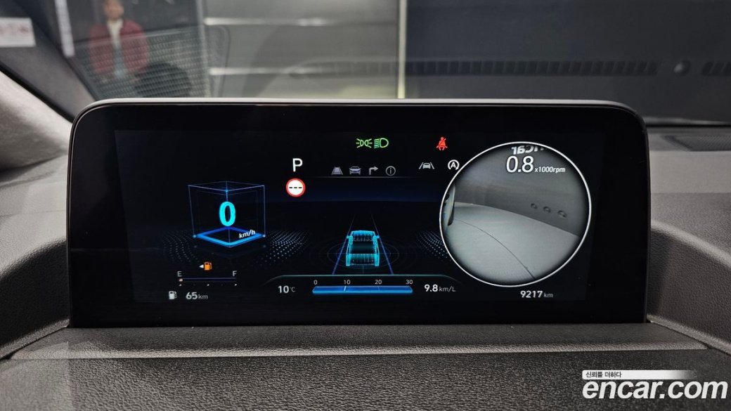 Hyundai Staria 4WD Lounge 9-Seater, 2025