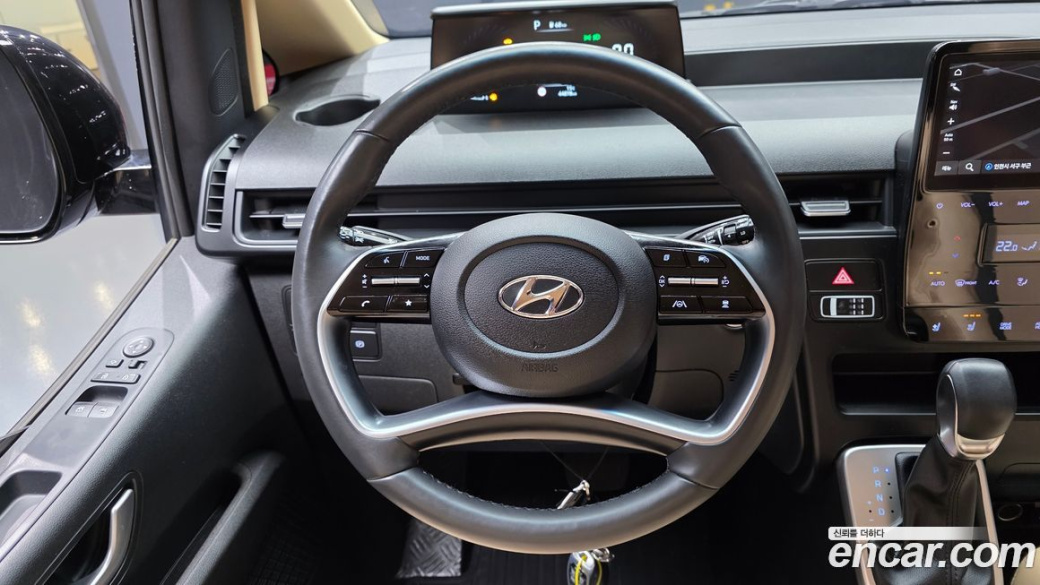 Hyundai Staria Tourer 9-Seater, 2022