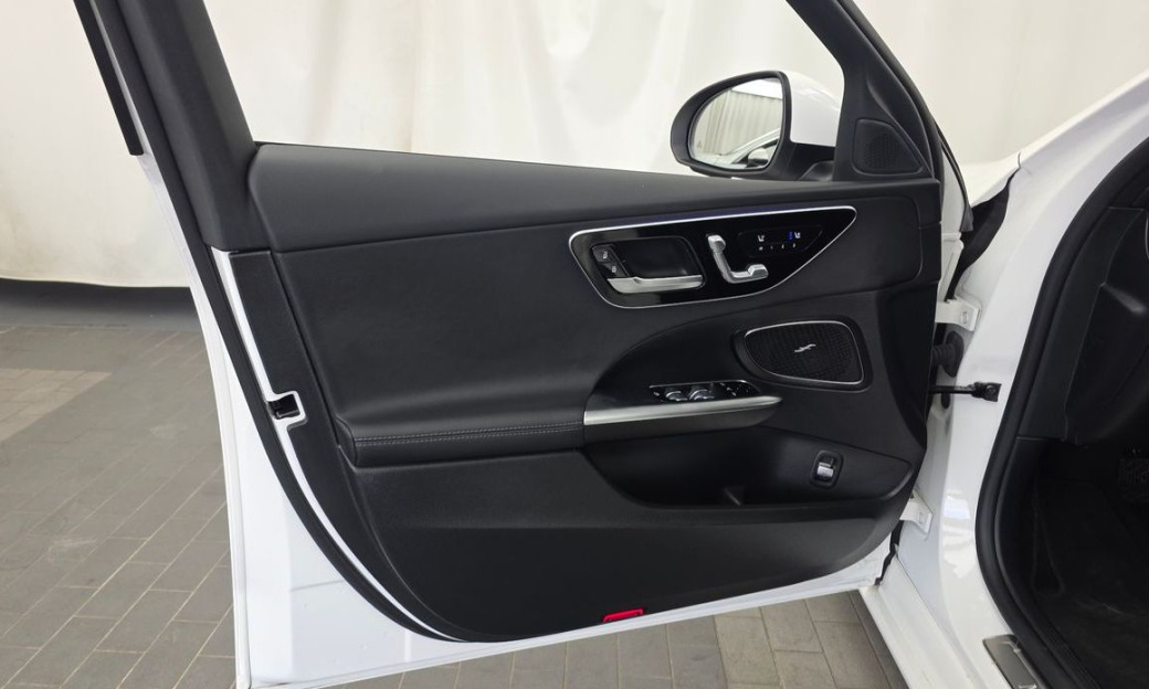 Mercedes-Benz C-Class C300 4MATIC Avantgarde, 2024