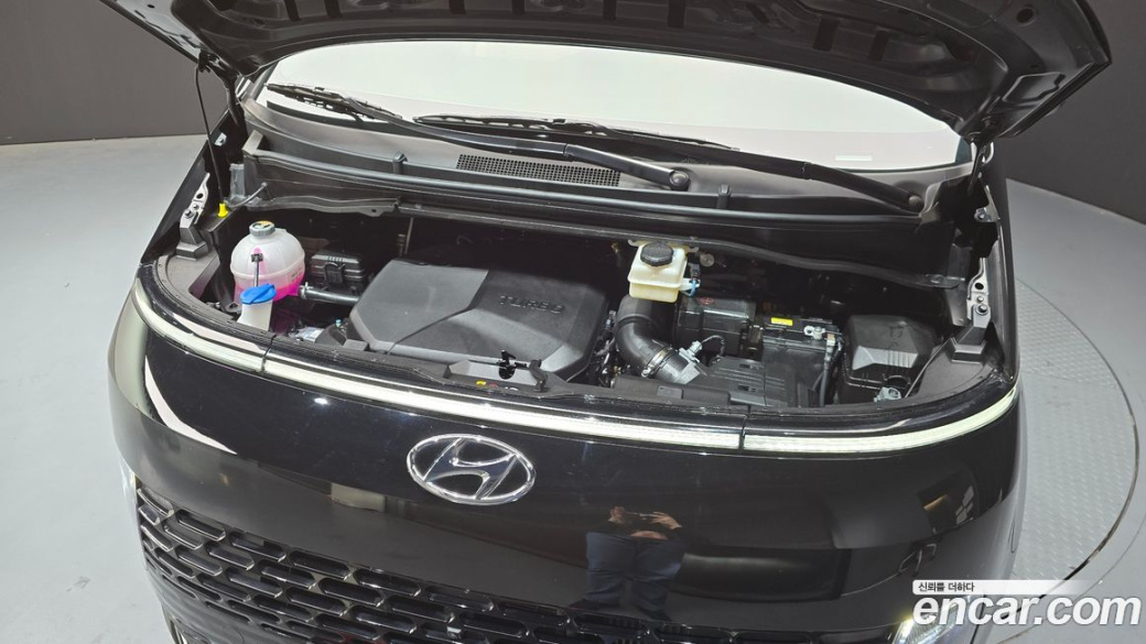 Hyundai Staria Tourer 9-Seater, 2023