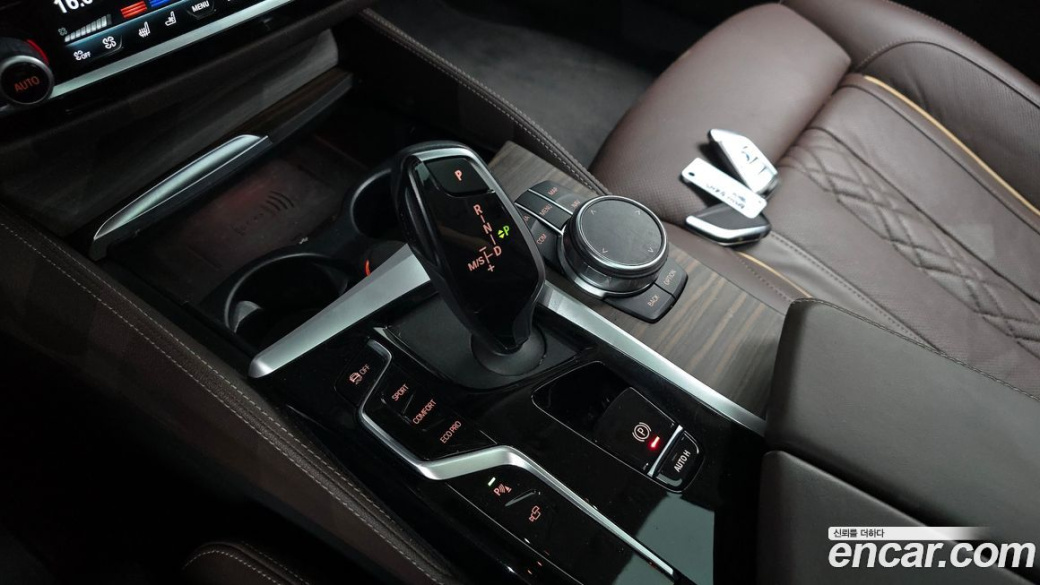 BMW 5-Series 530i xDrive Luxury, 2023