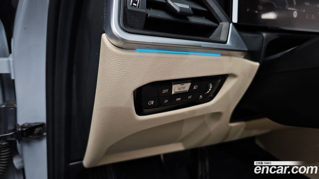 BMW 3-Series 320i M Sport, 2024