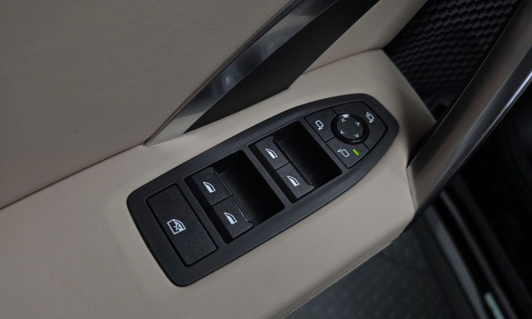 BMW X1 xDrive 20i M Sport, 2025